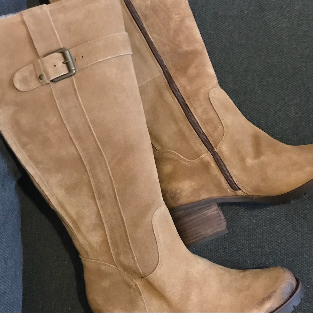 Gorgeous Italian suede knee high boots
